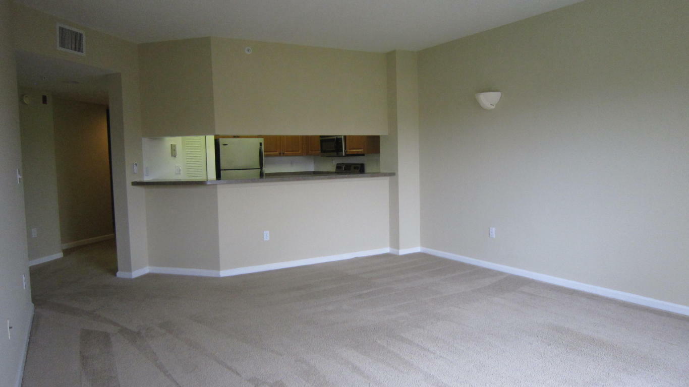 Property Photo: 100 Uno Lago Drive 403 FL 33408