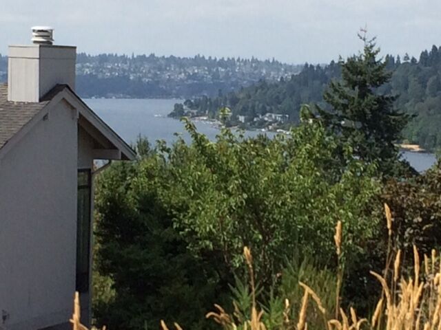 Property Photo:  11180 SE 66th Ct  WA 98056 