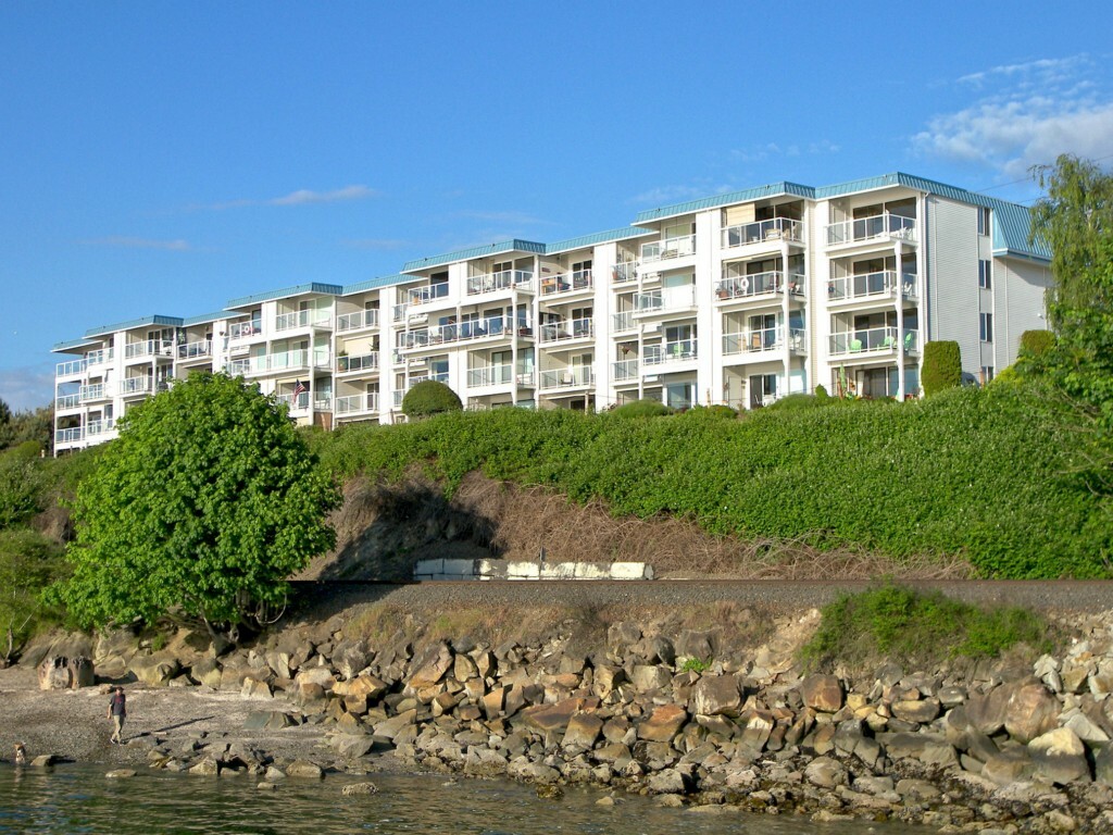 Property Photo: 600 S State WA 98225