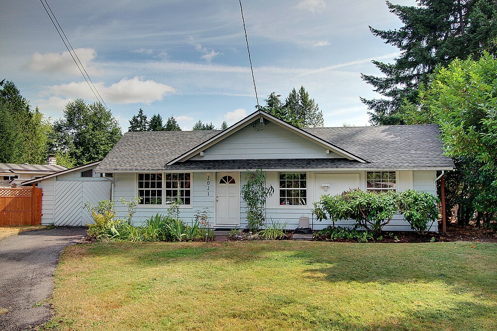 Property Photo:  2021 211th Place SW  WA 98036 