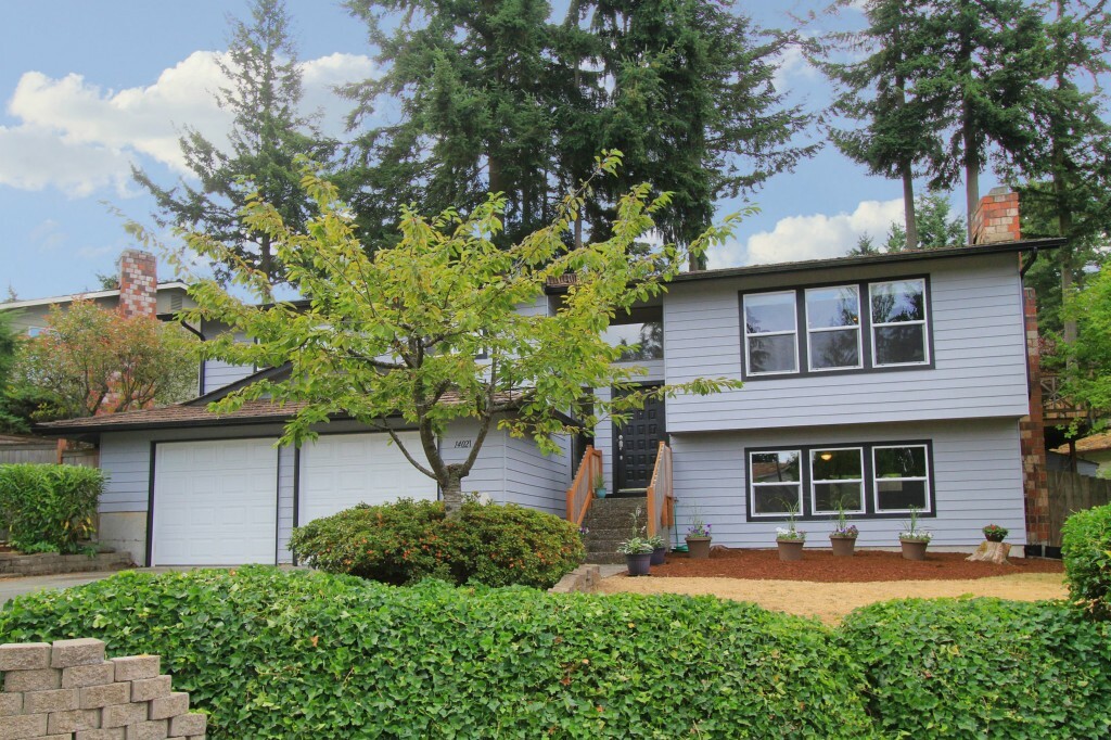 Property Photo: 14021 64th Ave W WA 98026