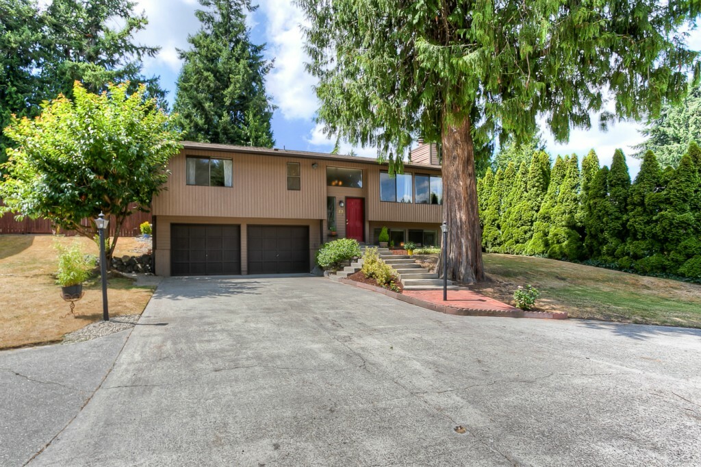 Property Photo:  89 18th Ave  WA 98354 