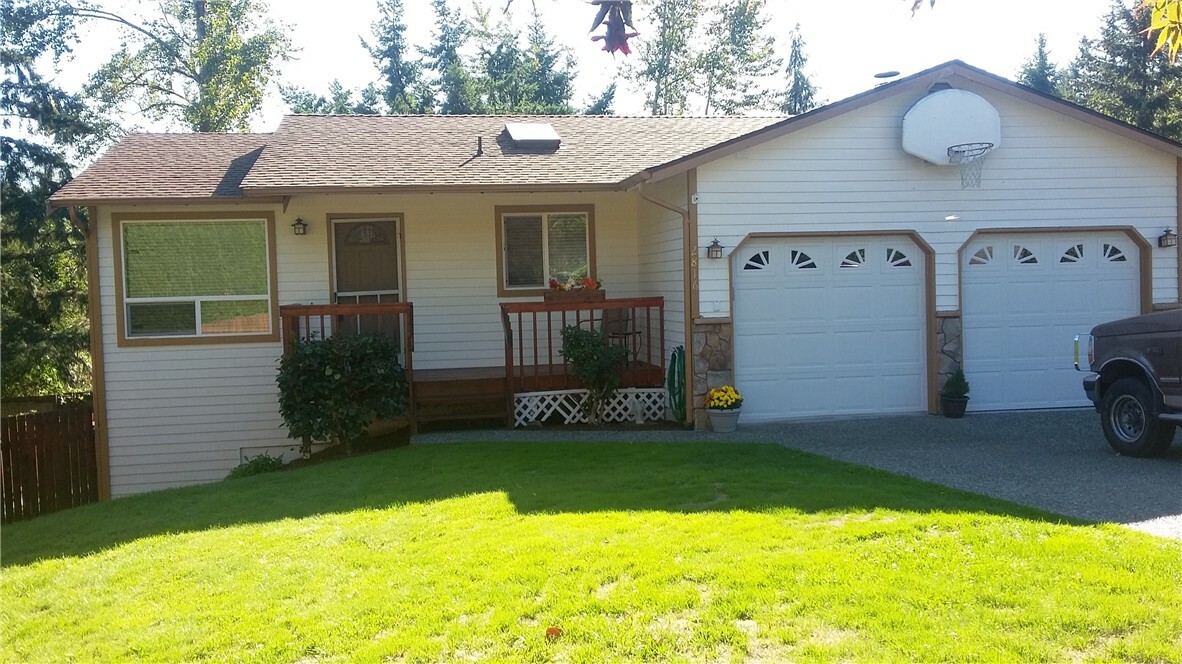 Property Photo:  2816 136th Place SE  WA 98012 