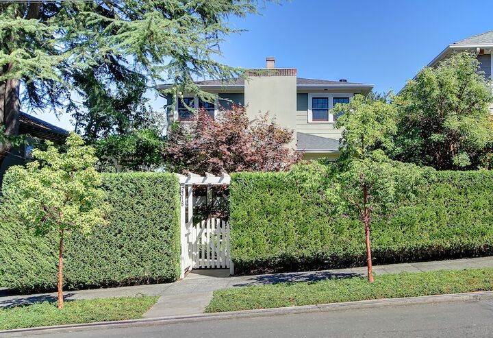 2318 Federal Ave E  Seattle WA 98102 photo