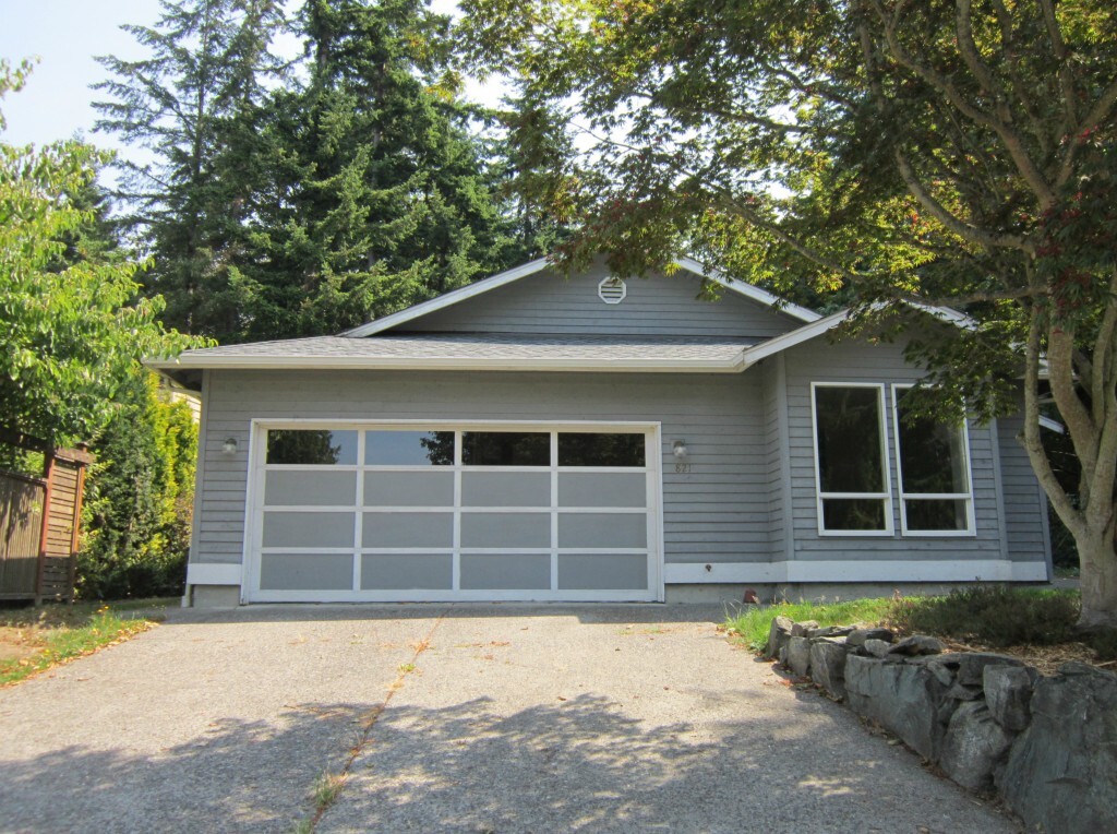 Property Photo: 821 40th St WA 98229