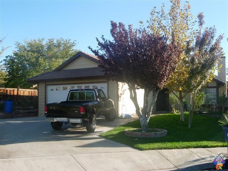 Property Photo: 5020 Dayton Ct Court CA 93552