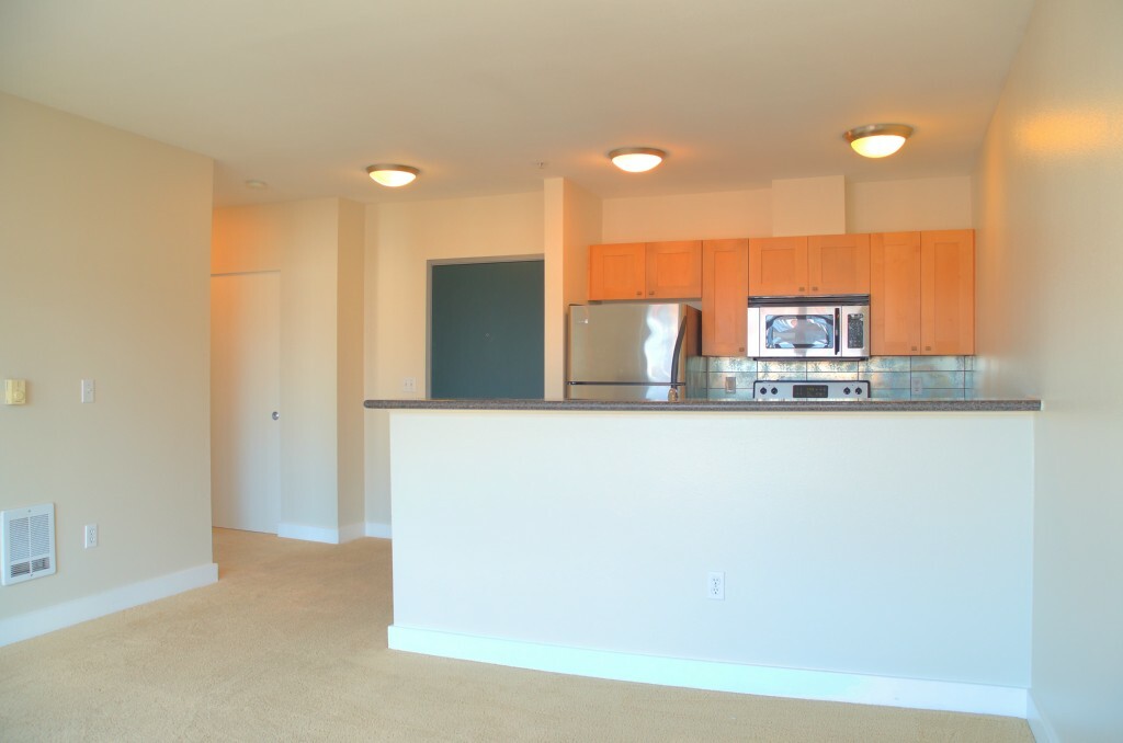 Property Photo:  1610 Belmont Ave 608  WA 98122 