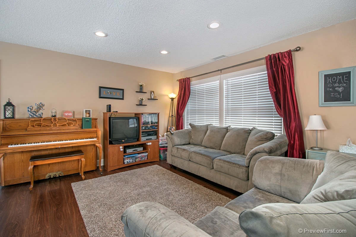 Property Photo:  711 Elkelton Blvd  CA 91977 