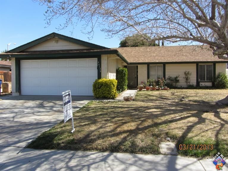 Property Photo:  44136 Raysack Avenue  CA 93535 