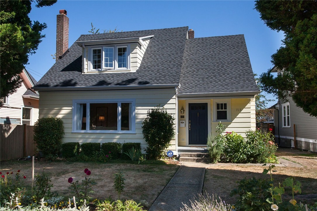 Property Photo:  715 N K St  WA 98403 