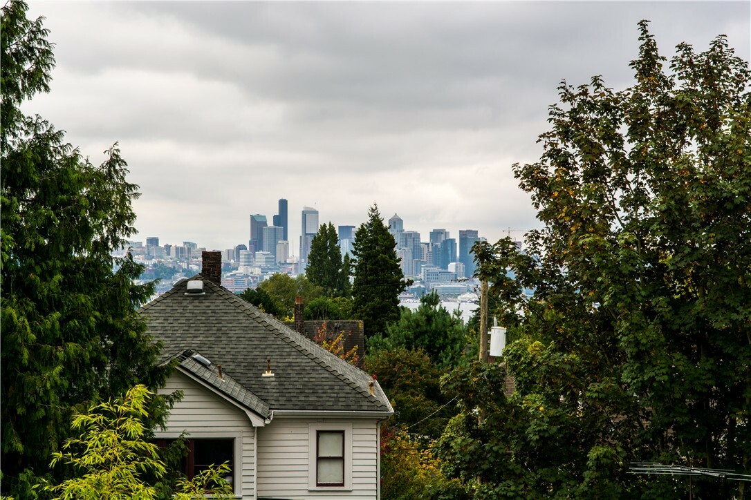 Property Photo:  4415 Corliss Ave N  WA 98103 