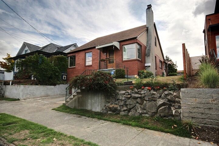 4849 S Orcas St  Seattle WA 98118 photo