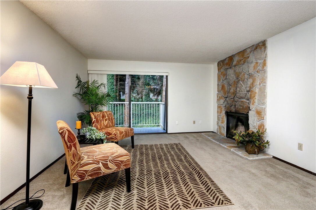 Property Photo:  9805 NE 124th St 104  WA 98034 