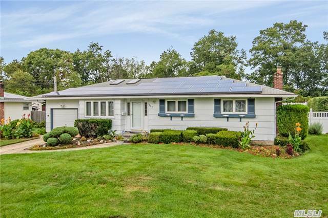 Property Photo:  117 Mockingbird Lane  NY 11717 