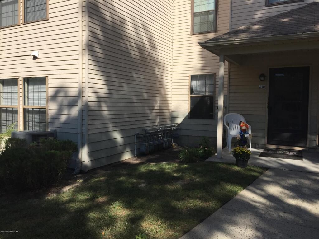 Property Photo:  310 Larkspur Lane  NJ 08527 