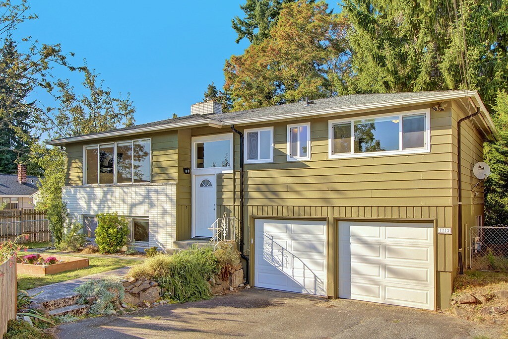 Property Photo:  1712 NE 120th St  WA 98125 