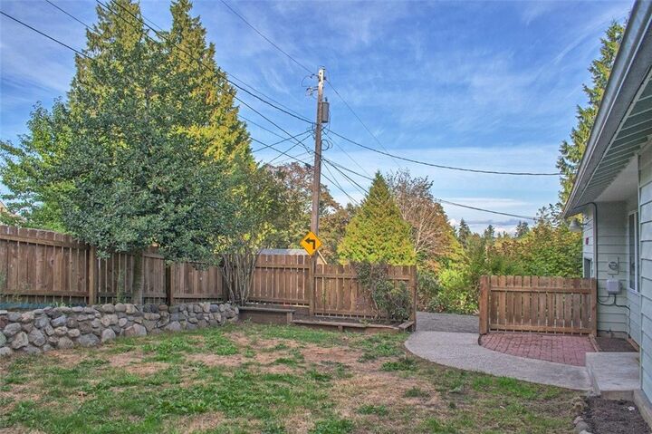 Property Photo:  6505 NE Fir Street  WA 98392 
