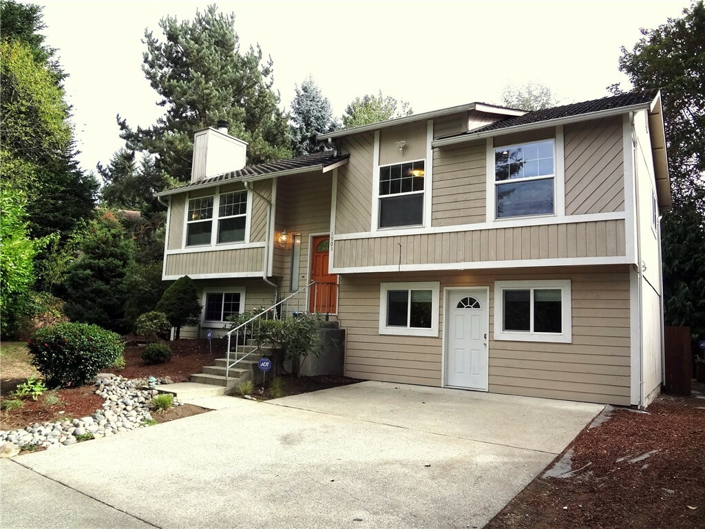 Property Photo: 1903 NE 19th Place WA 98056