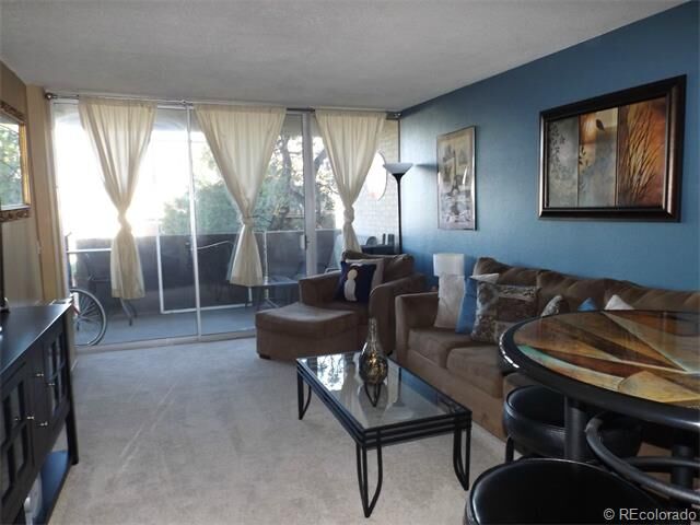 Property Photo:  909 North Logan Street Unit 4H  CO 80203 