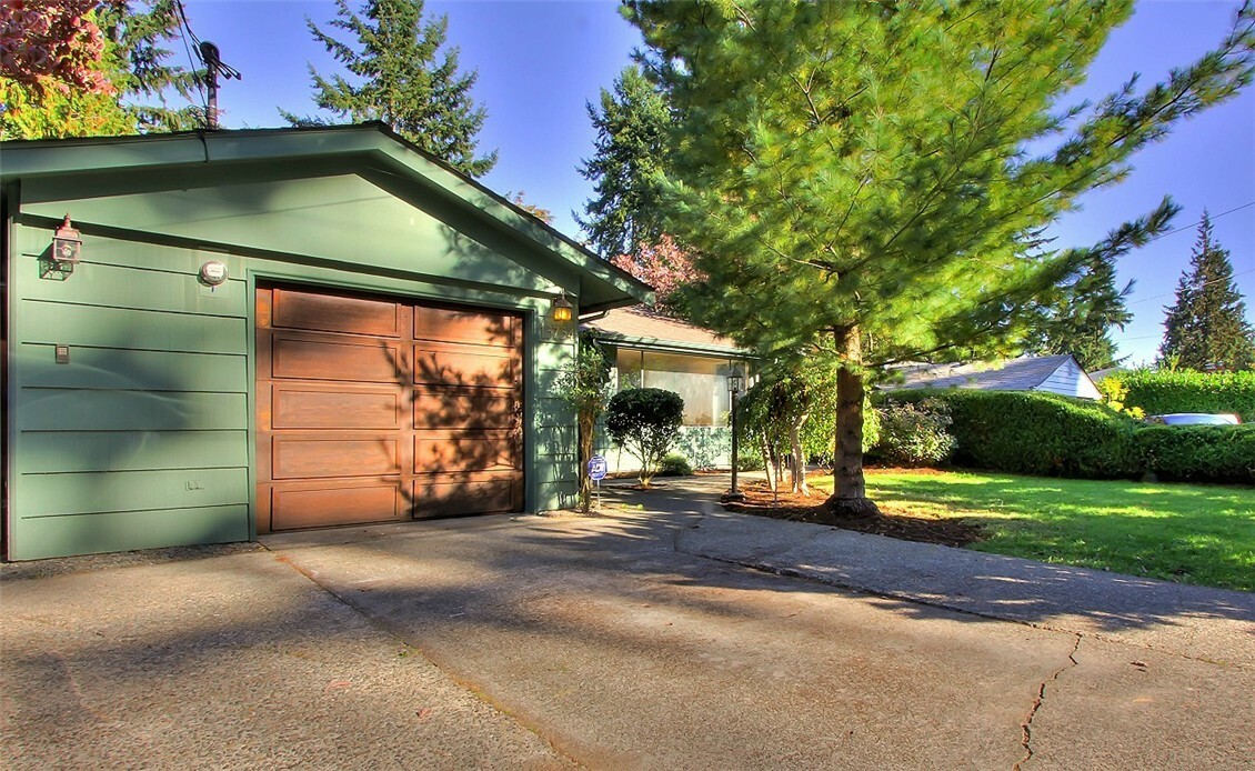 Property Photo:  13734 25th Ave NE  WA 98125 