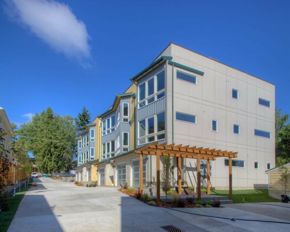 7528  43 Avenue S B  Seattle WA 98118 photo