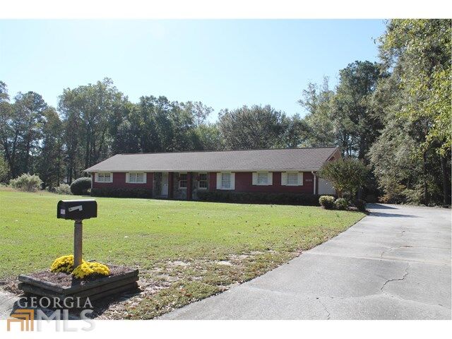 Property Photo: 2232 April Dr GA 30094