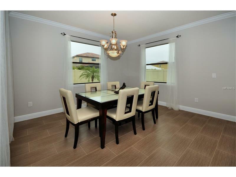 Property Photo: 305 167th Boulevard E FL 34212