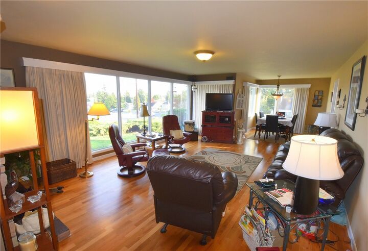Property Photo:  5821 Vista Dr  WA 98248 