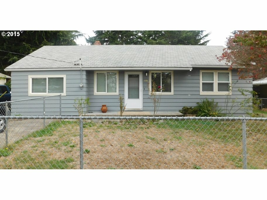 Property Photo:  4304 SE 100th Ave  OR 97266 