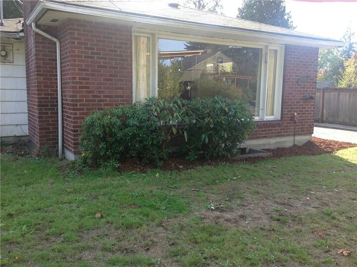 Property Photo:  1231 NE 169th St  WA 98155 