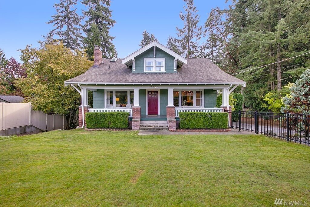 Property Photo: 15710 Greenwood Ave N WA 98133