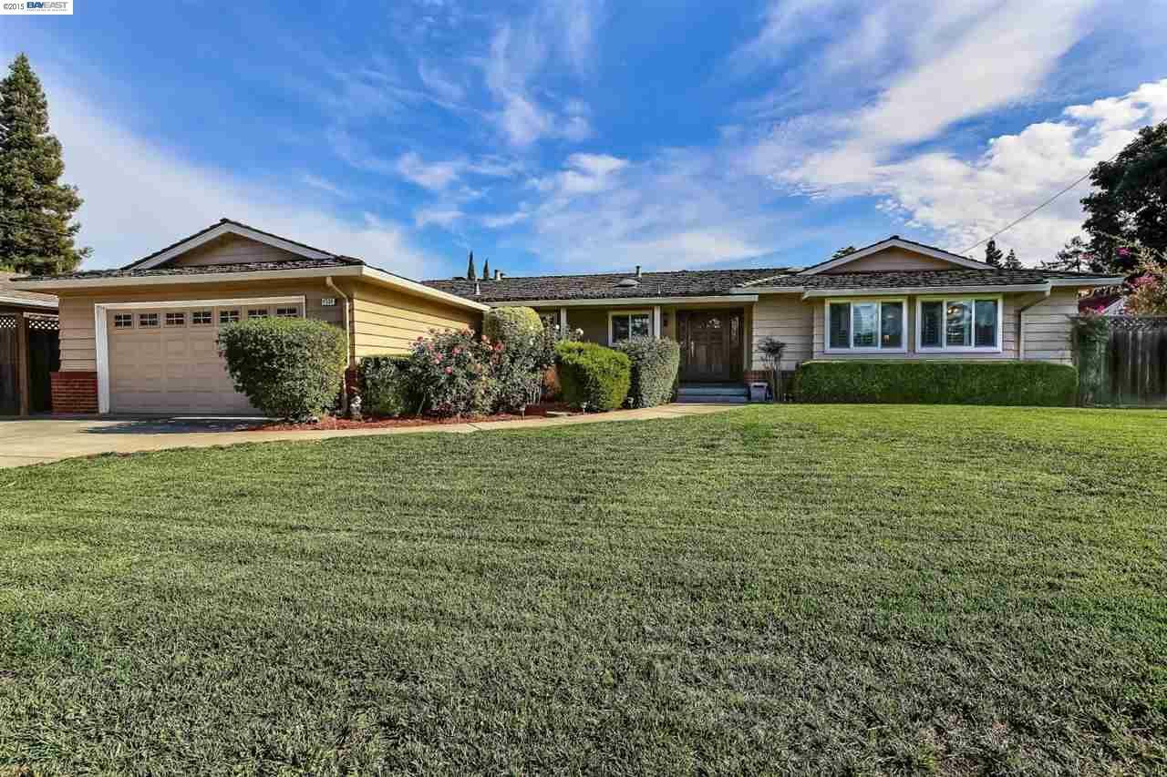 Property Photo:  4534 Central Ave  CA 94536 