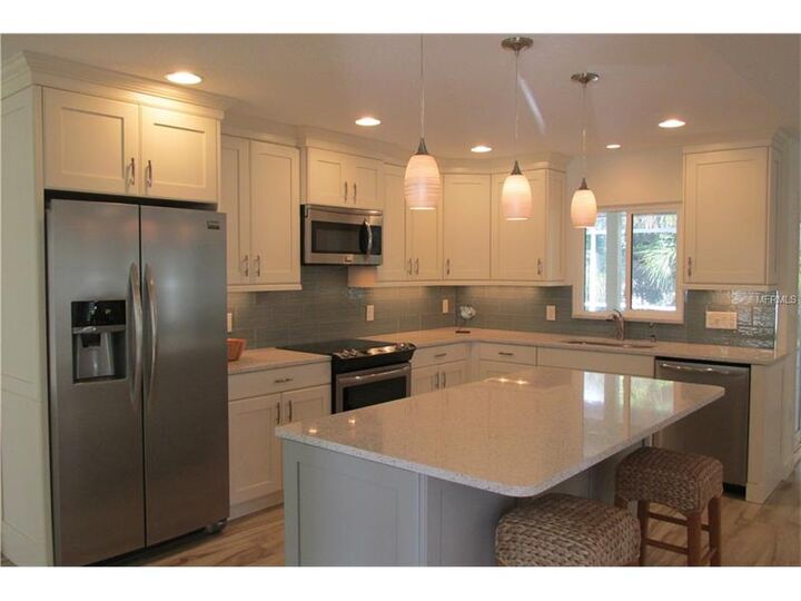 Property Photo:  615 Poinsettia Drive  FL 34285 