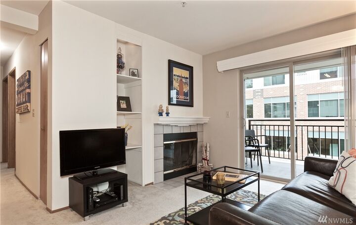 Property Photo: 769 Hayes St 201 WA 98109