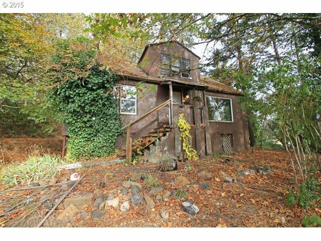 Property Photo: 23 Crest Dr OR 97405