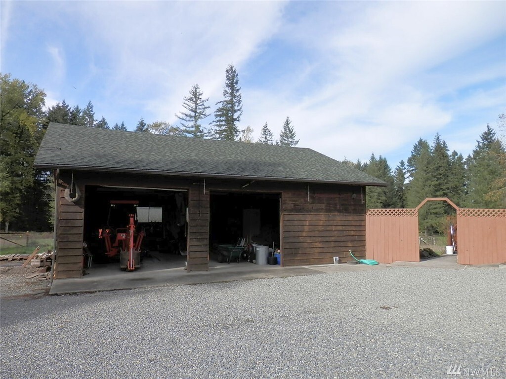 Property Photo: 31014 112th Ave E WA 98338