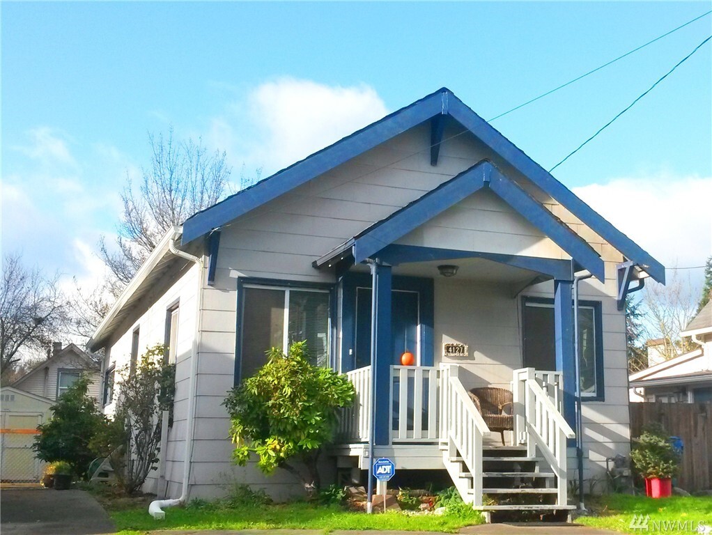 Property Photo: 4127 25th Ave SW WA 98106