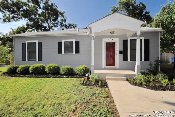 Property Photo:  104 W Mariposa Dr  TX 78212 