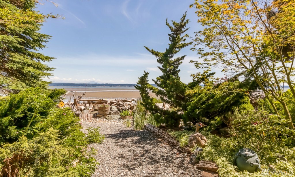 Property Photo:  299 S Sunrise Blvd  WA 98282 