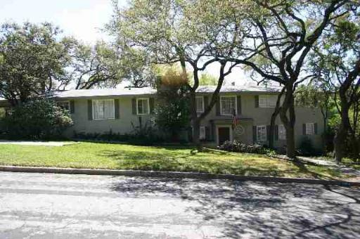 Property Photo: 240 E Summit Ave TX 78212