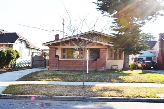 Property Photo:  1748 41st Place W  CA 90062 