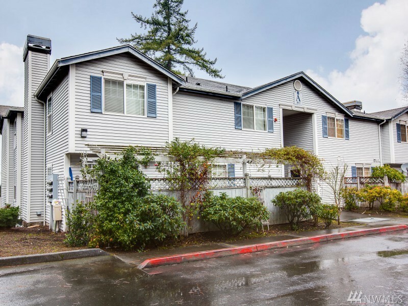 Property Photo:  1160 Monroe Ave NE 3A  WA 98056 