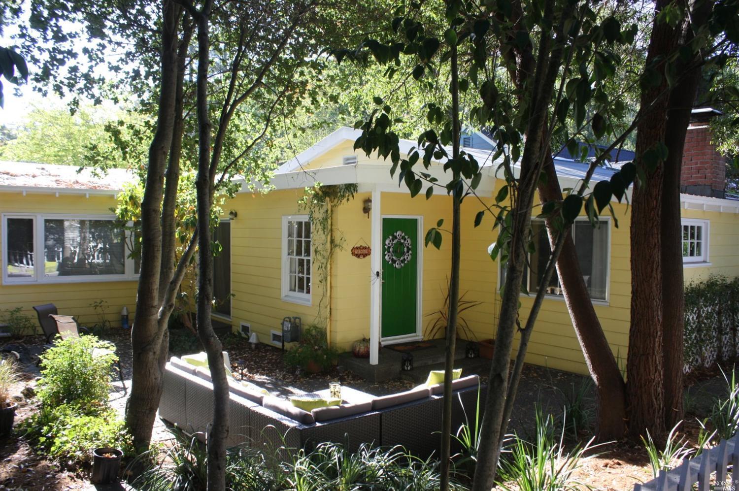 Property Photo: 3 Emlin Place CA 94904