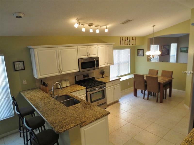 Property Photo:  11805 Acorn Woods Terrace  FL 34202 