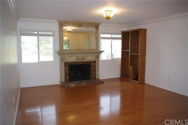 Property Photo:  121 E Manfield Street E  CA 92507 