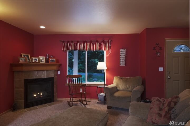 Property Photo:  7 Canyon Ct  WA 98229 