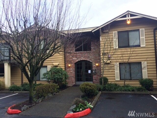 Property Photo: 8017 234th Street SW 317 WA 98026