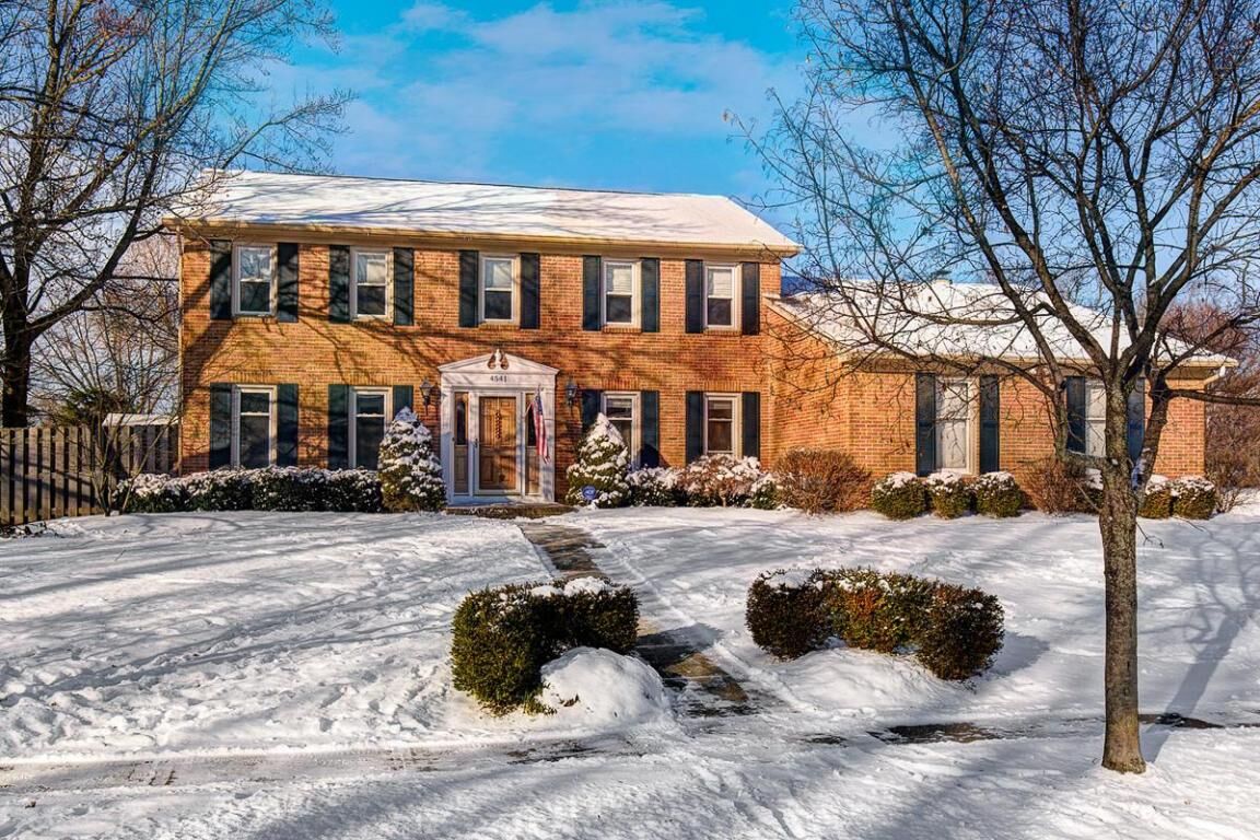 Property Photo: 4541 Crompton Drive OH 43220