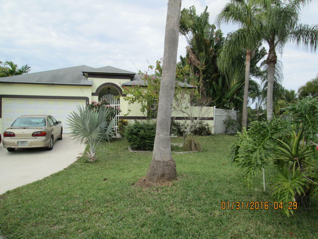 Property Photo: 905 Carlee Circle FL 33426