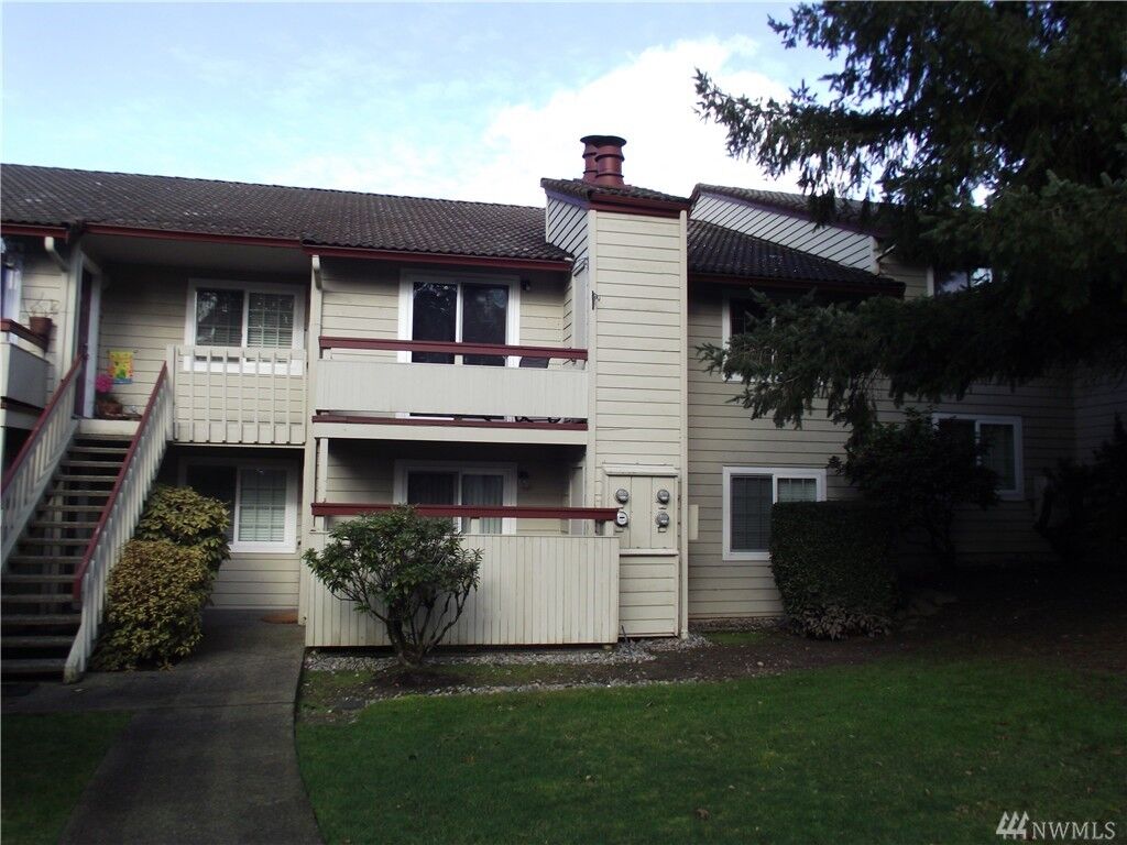 Property Photo:  14200 NE 171st Street G203  WA 98072 